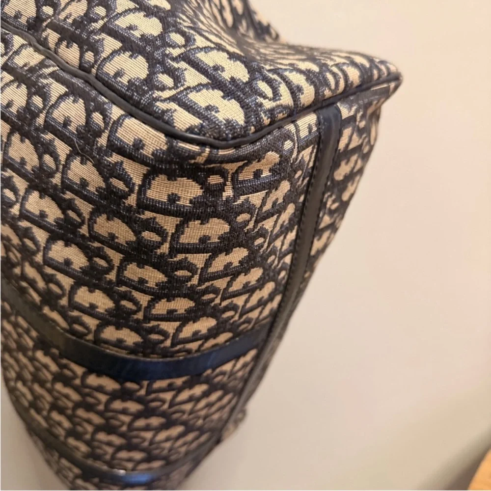 DIOR BOSTON TRAVEL BAG! Amazing condition! - Picture 5 of 6